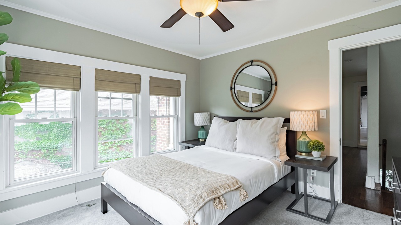 Photo of Bedroom in Dundee-Happy Hollow Historic District