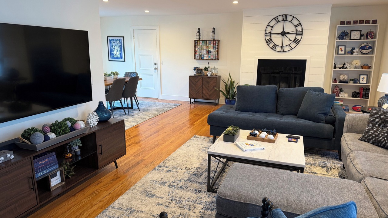 Photo of Livingroom in Lawrence