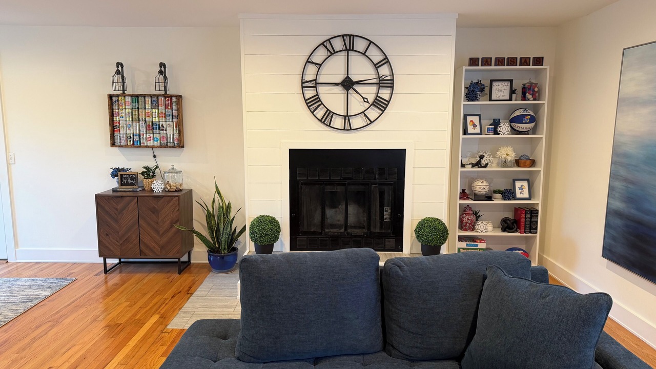 Photo of Livingroom in Lawrence