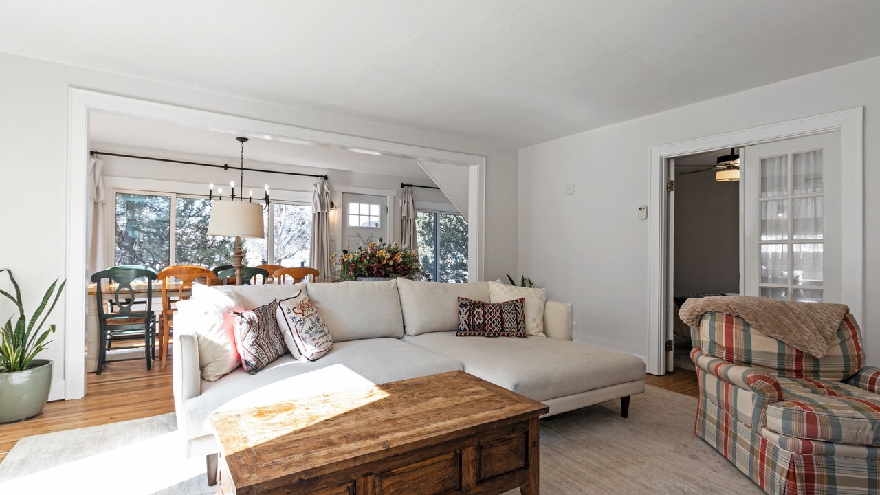 Photo of Livingroom in Eagle