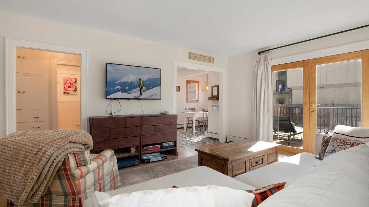 Photo of Livingroom in Eagle