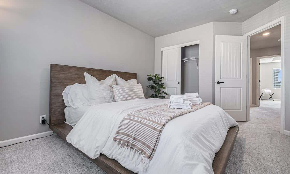 Photo of Bedroom in Elkhorn