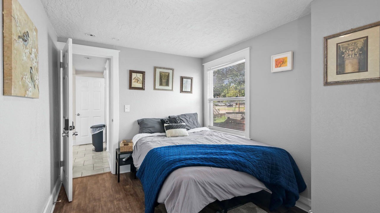 Photo of Bedroom in South Hyde Park