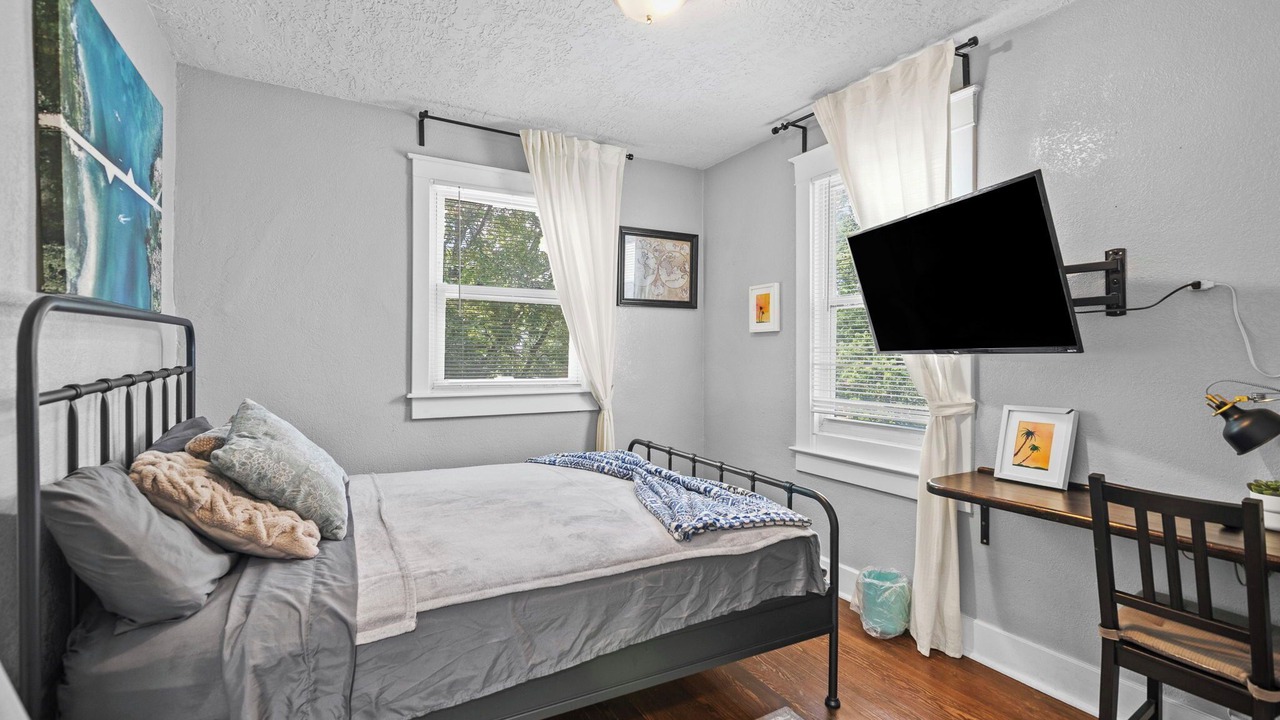 Photo of Bedroom in South Hyde Park