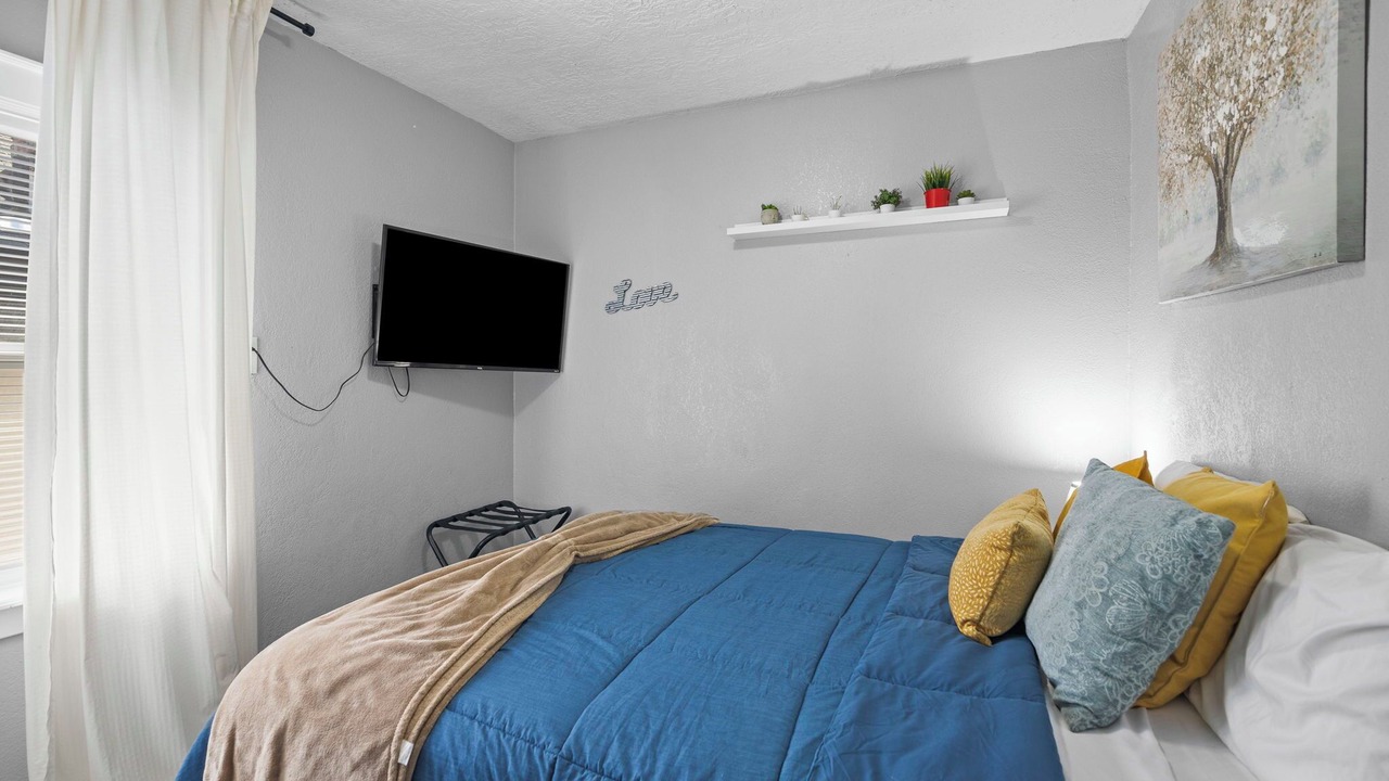 Photo of Bedroom in South Hyde Park