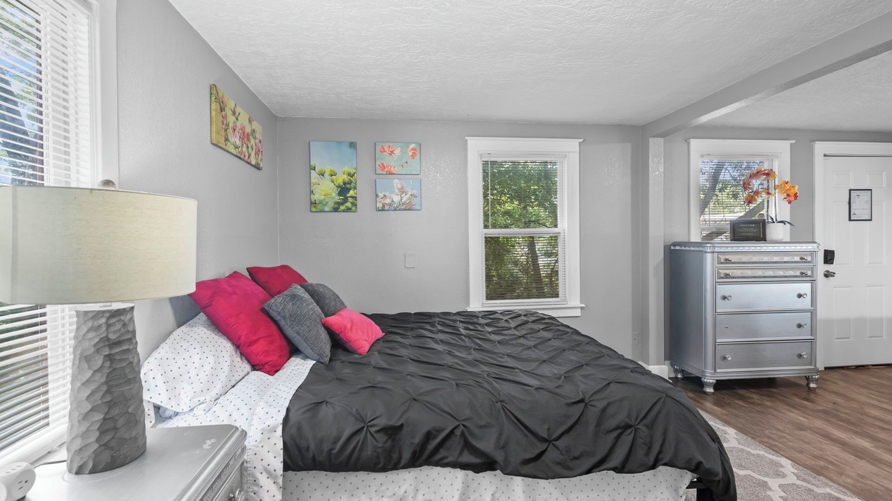 Photo of Bedroom in South Hyde Park