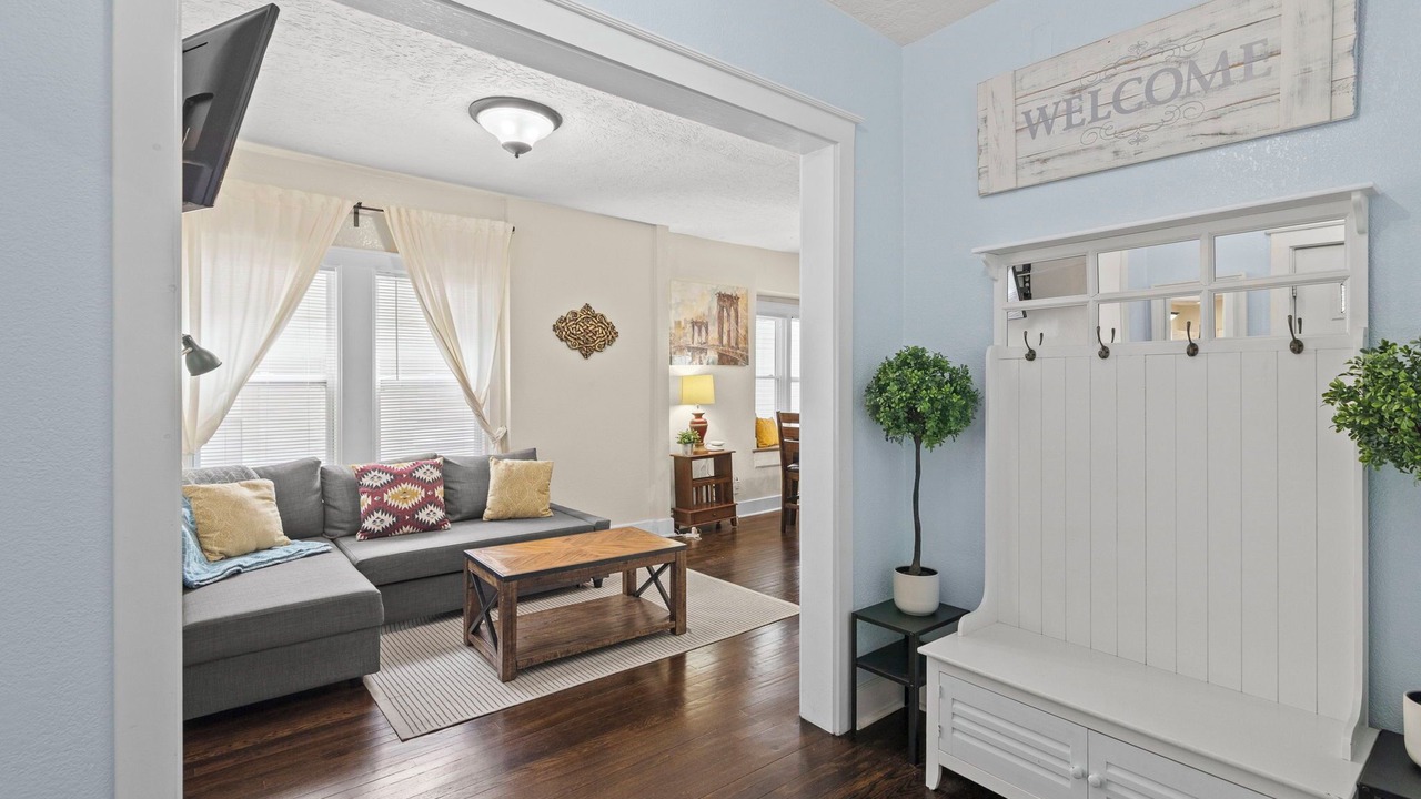 Photo of Livingroom in South Hyde Park