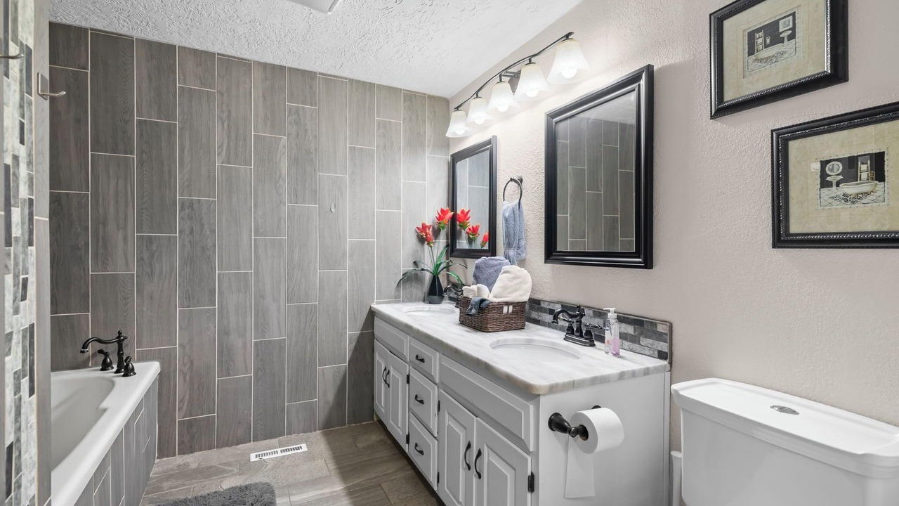 Photo of Bathroom in South Hyde Park
