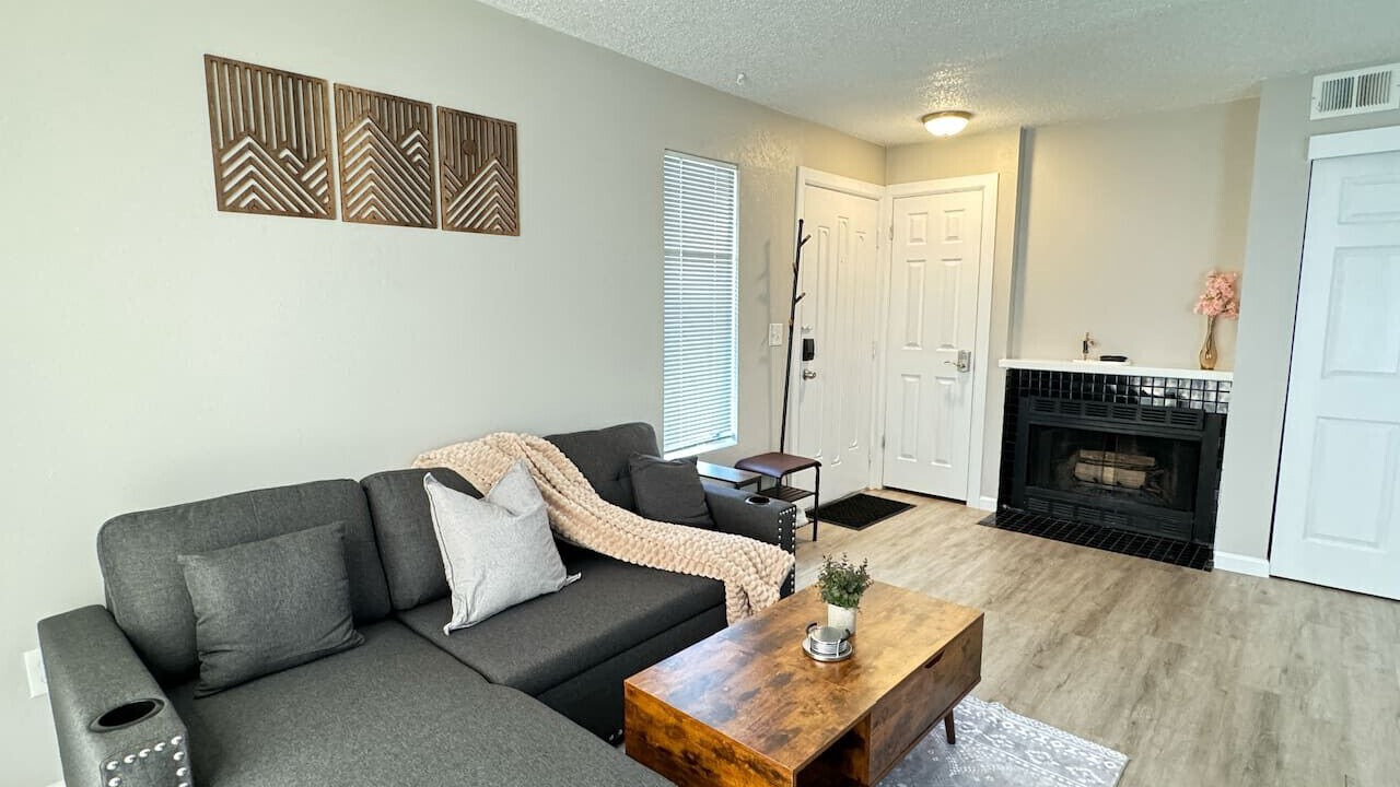 Photo of Livingroom in Tollgate Overlook