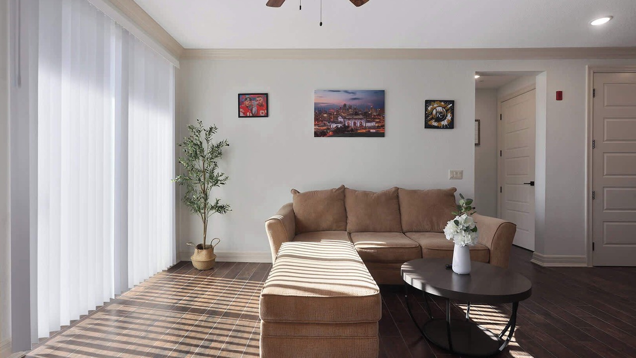Photo of Livingroom in Overland Park