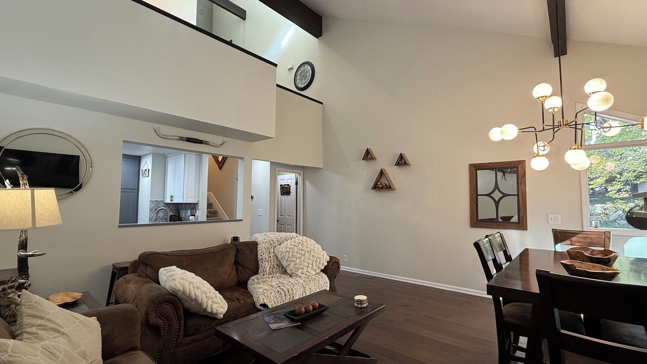 Photo of Livingroom in Cottonwood Heights