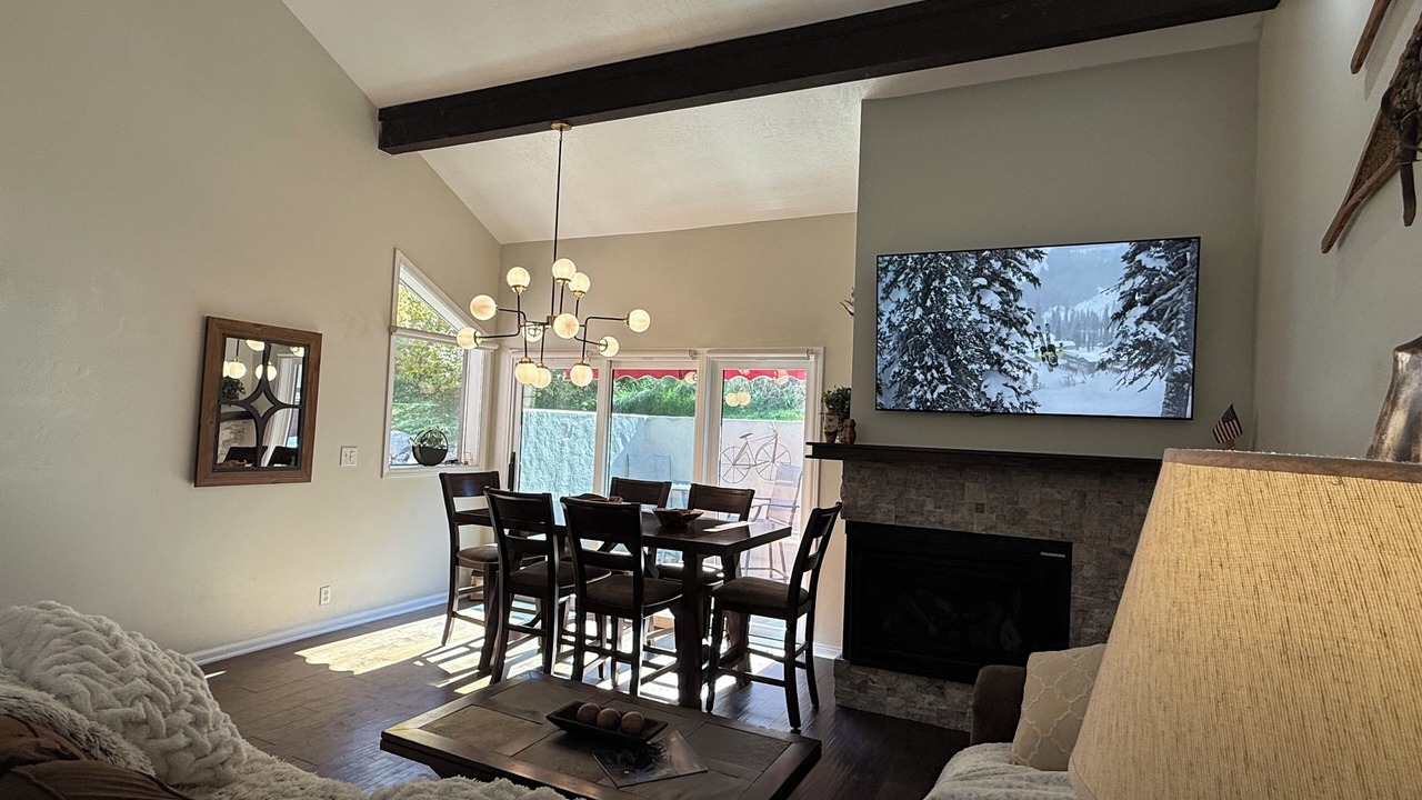 Photo of Livingroom in Cottonwood Heights