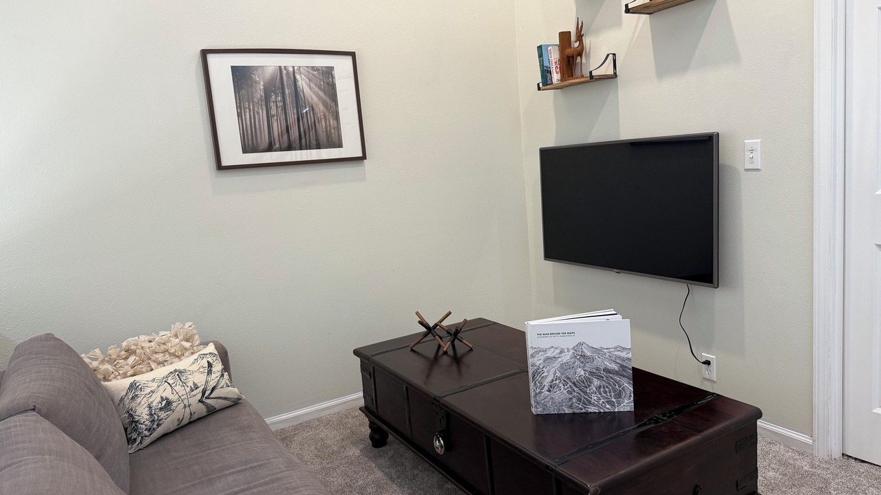 Photo of Livingroom in Cottonwood Heights