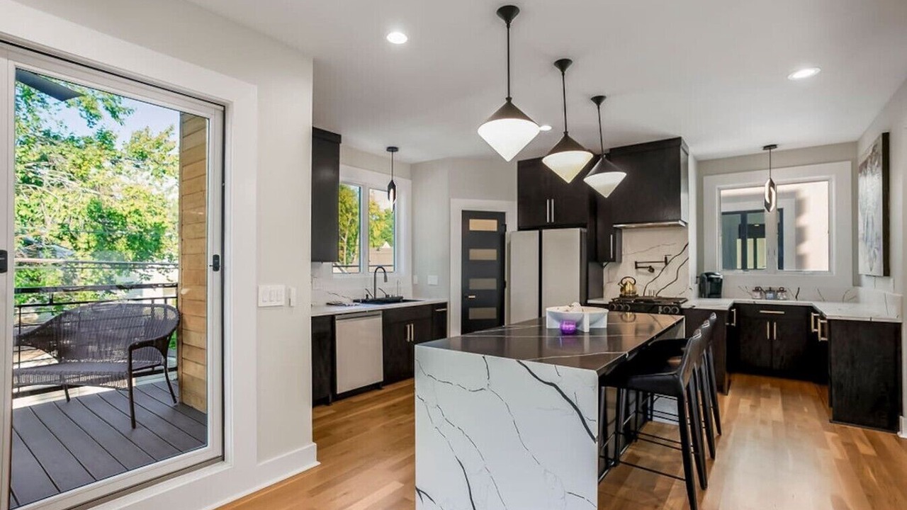 Photo of Kitchen in West Plaza