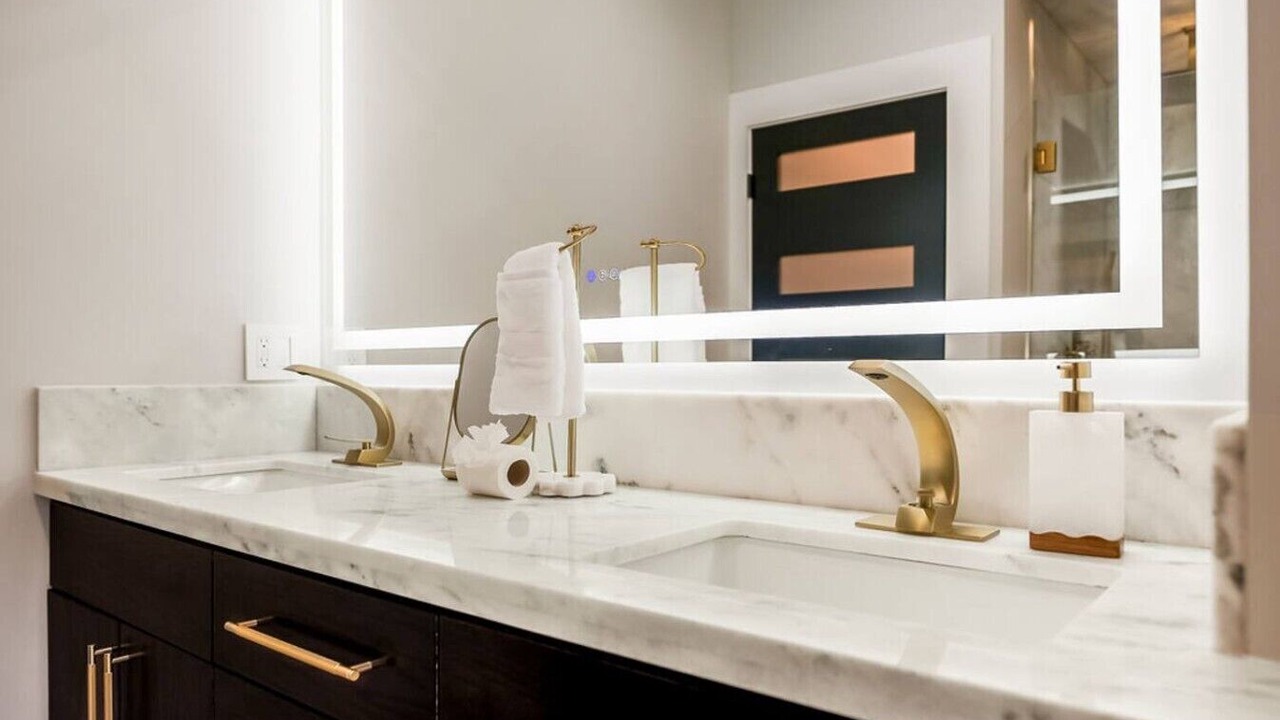 Photo of Bathroom in West Plaza