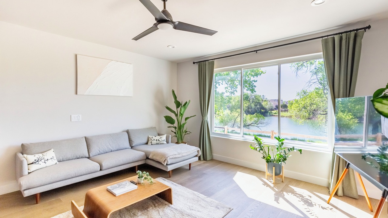 Photo of Livingroom in Berkley