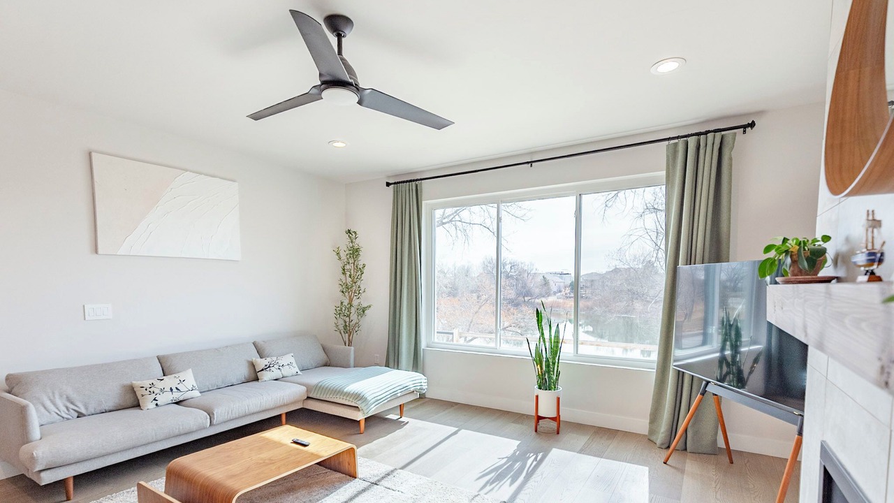 Photo of Livingroom in Berkley