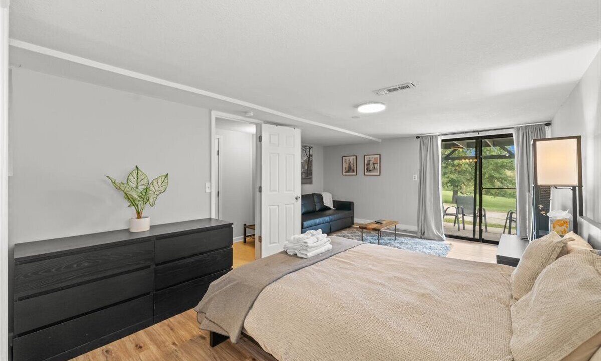 Photo of Bedroom in South Kansas City
