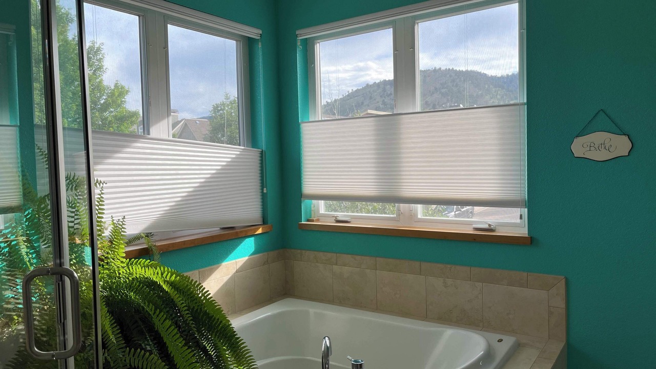 Photo of Bathroom in Dakota Ridge - Northbriar