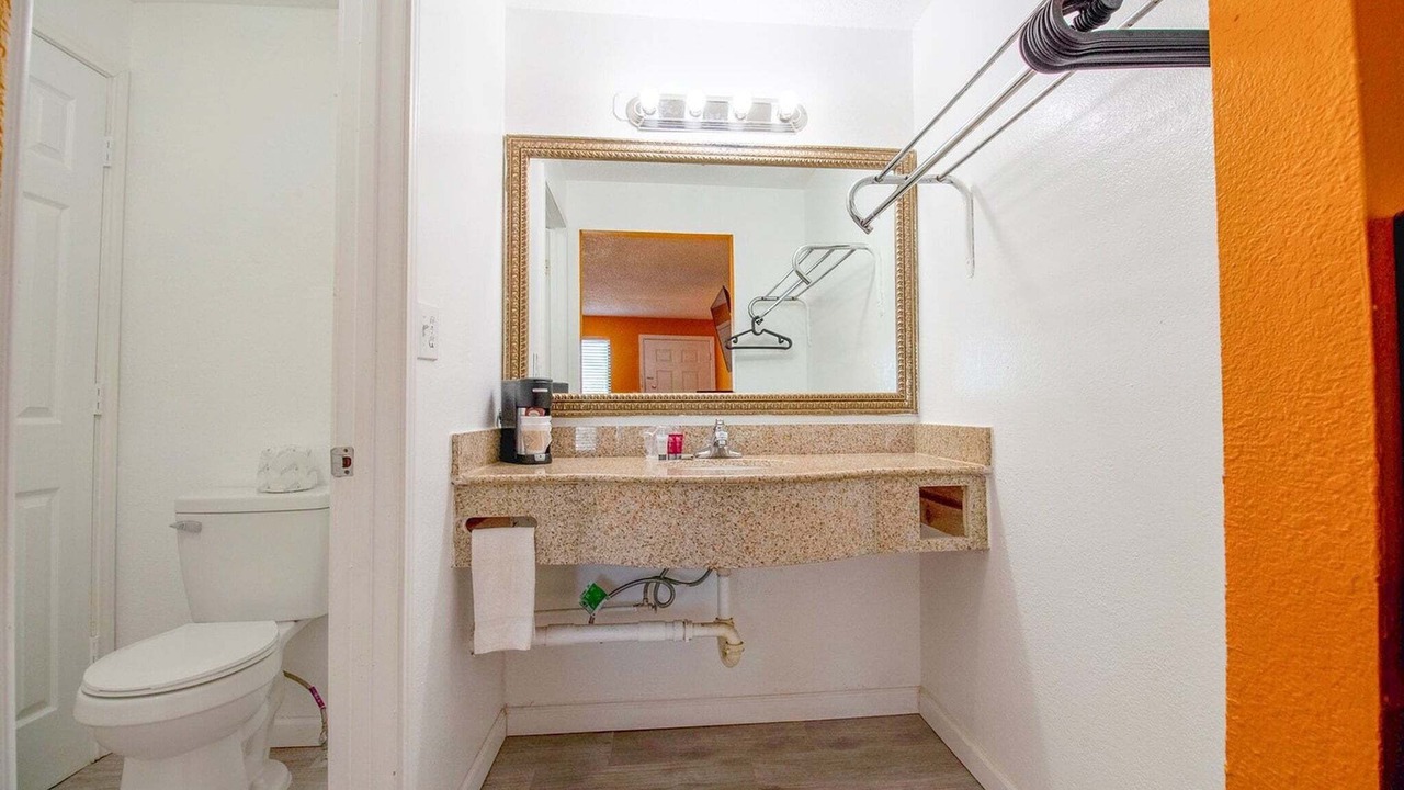 Photo of Bathroom in Seiling