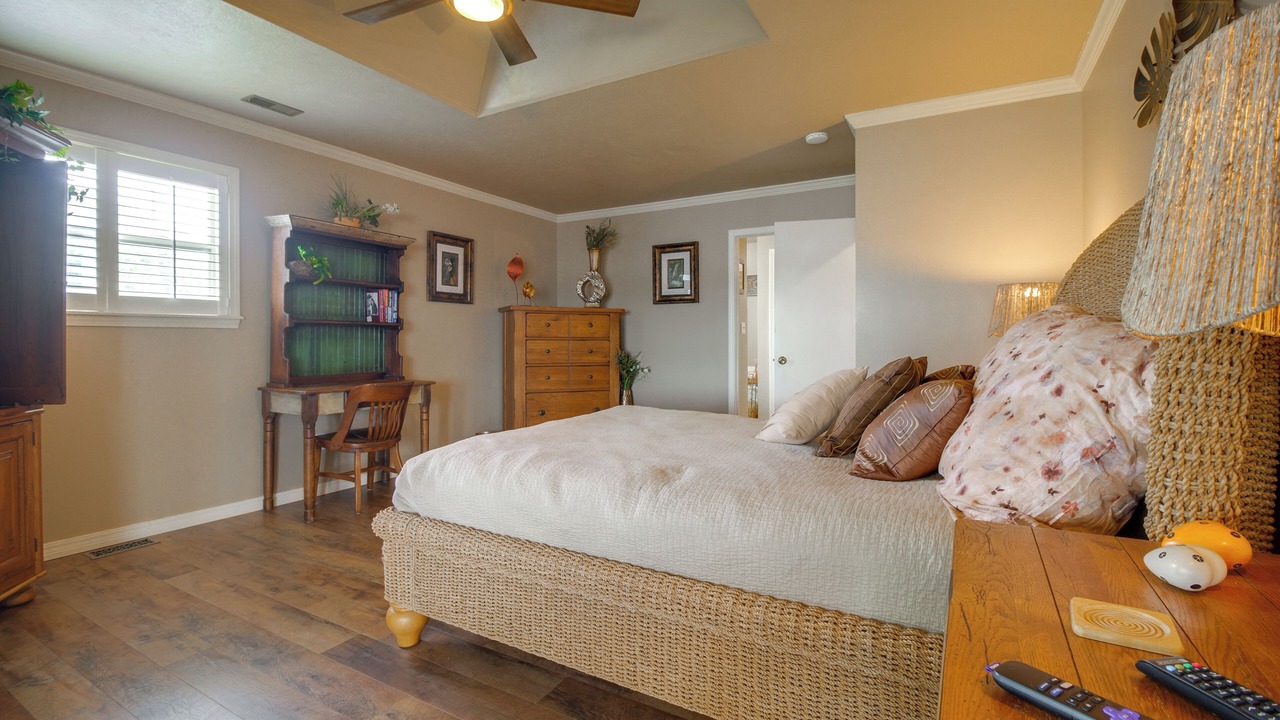 Photo of Bedroom in Grove