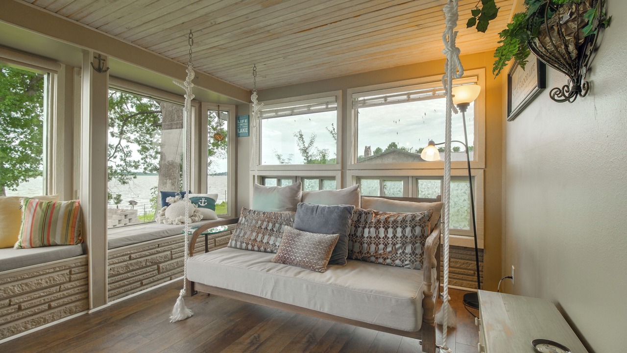 Photo of Livingroom in Grove