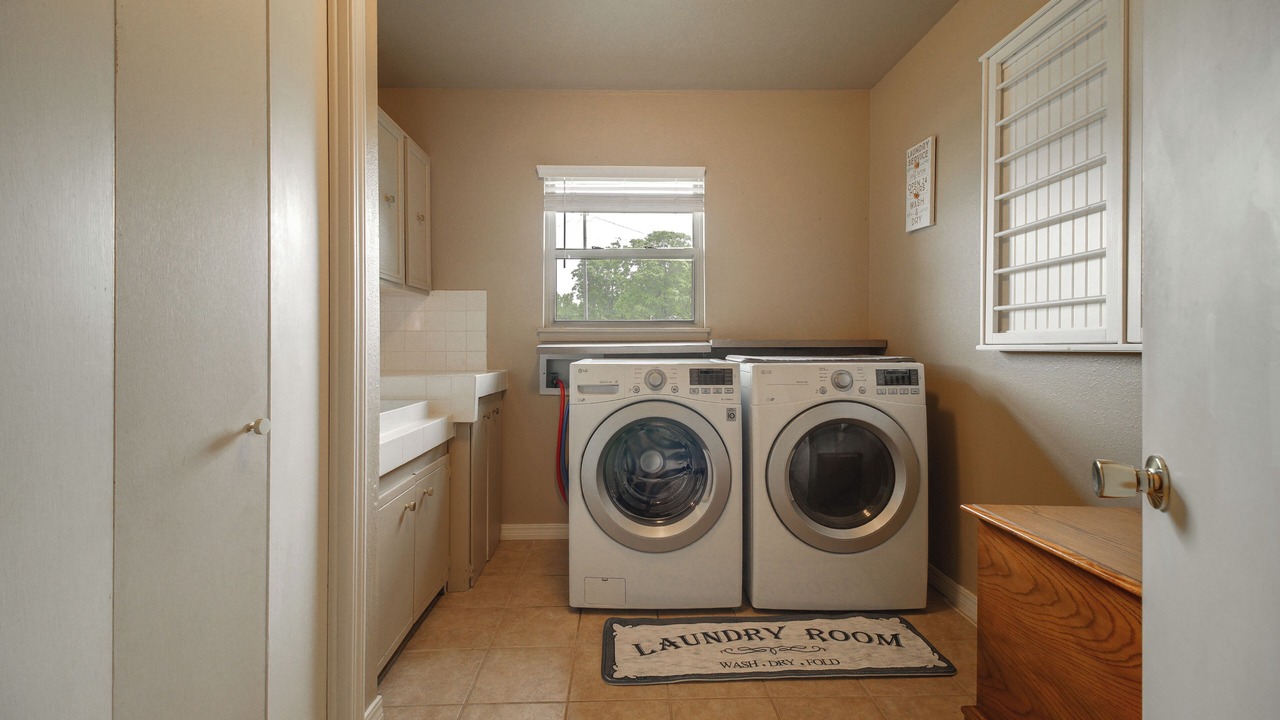 Photo of Bedroom in Grove