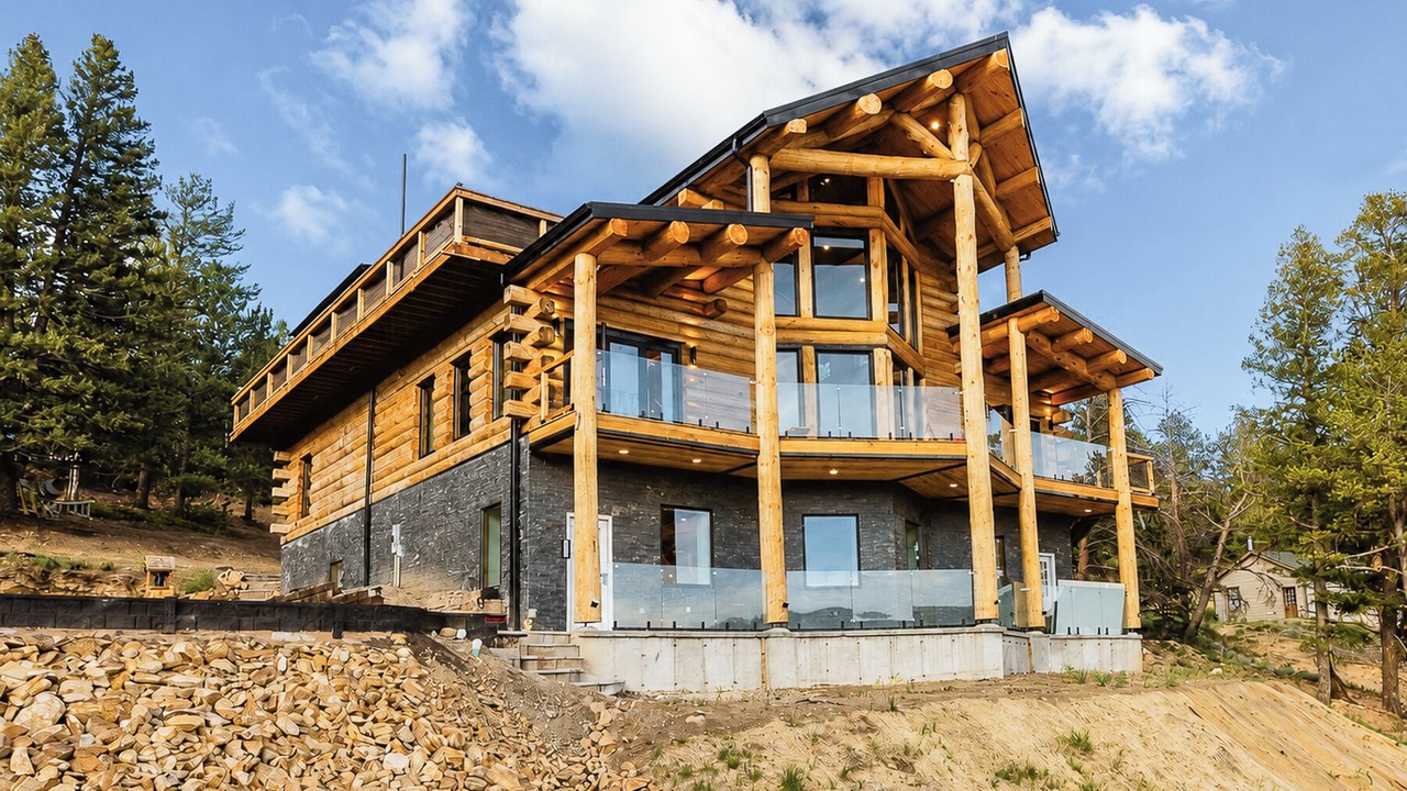 Photo of Outdoor in Black Hawk