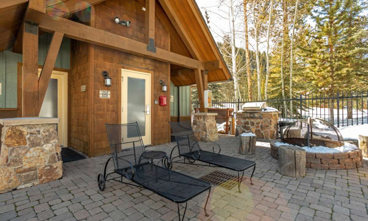 Photo of Patio Balcony in Lakeside Village