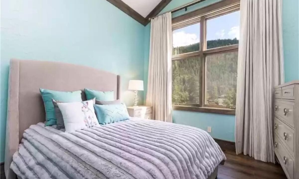 Photo of Bedroom in Lakeside Village