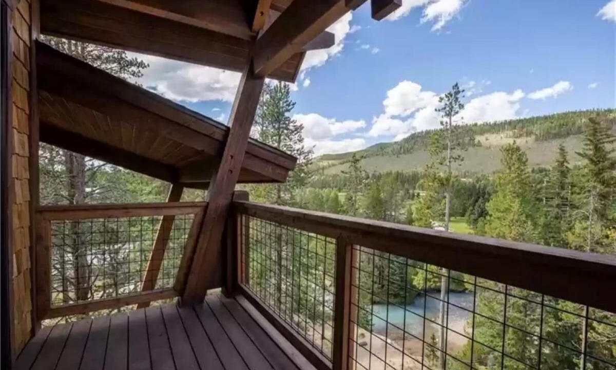 Photo of Patio Balcony in Lakeside Village