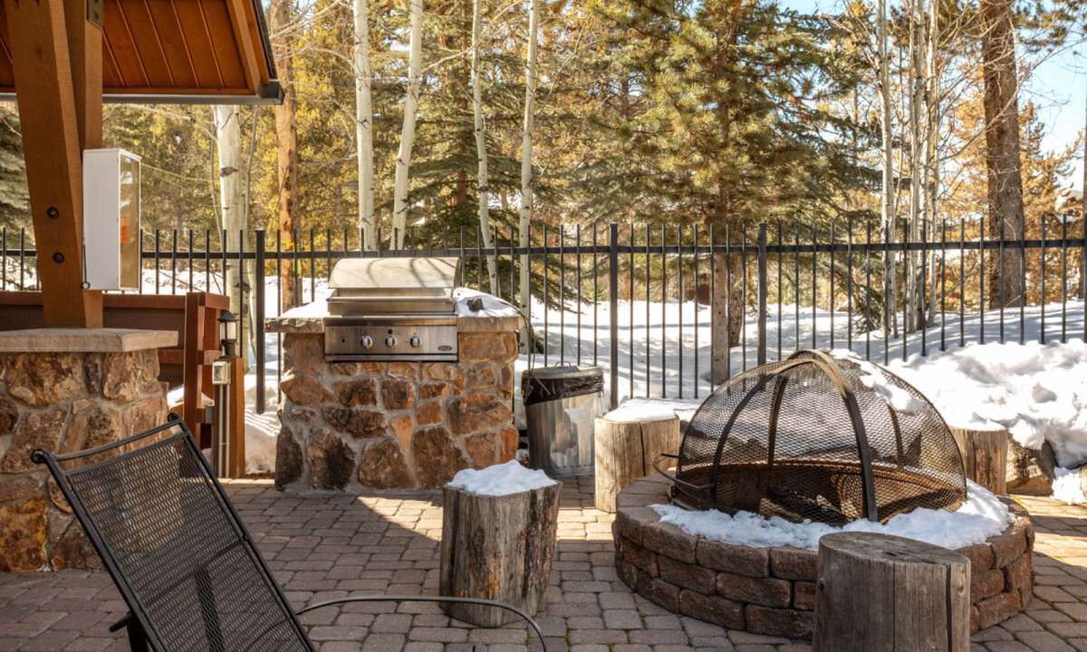 Photo of Outdoor in Lakeside Village