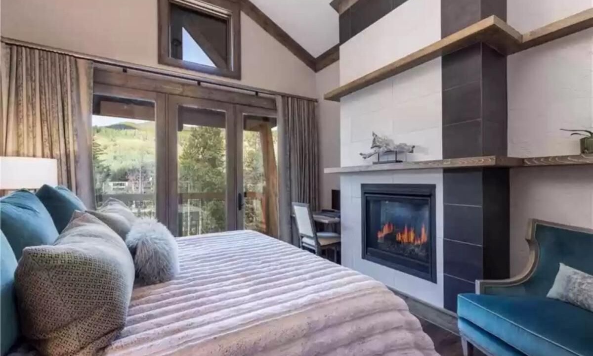 Photo of Bedroom in Lakeside Village