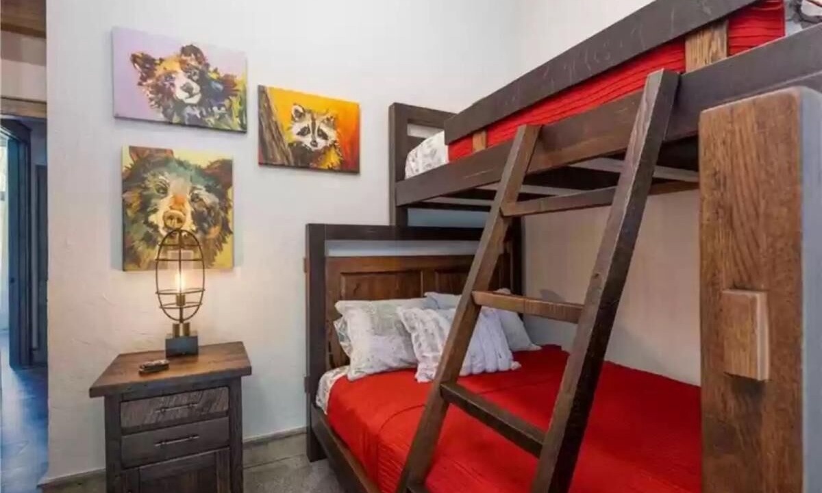 Photo of Bedroom in Lakeside Village