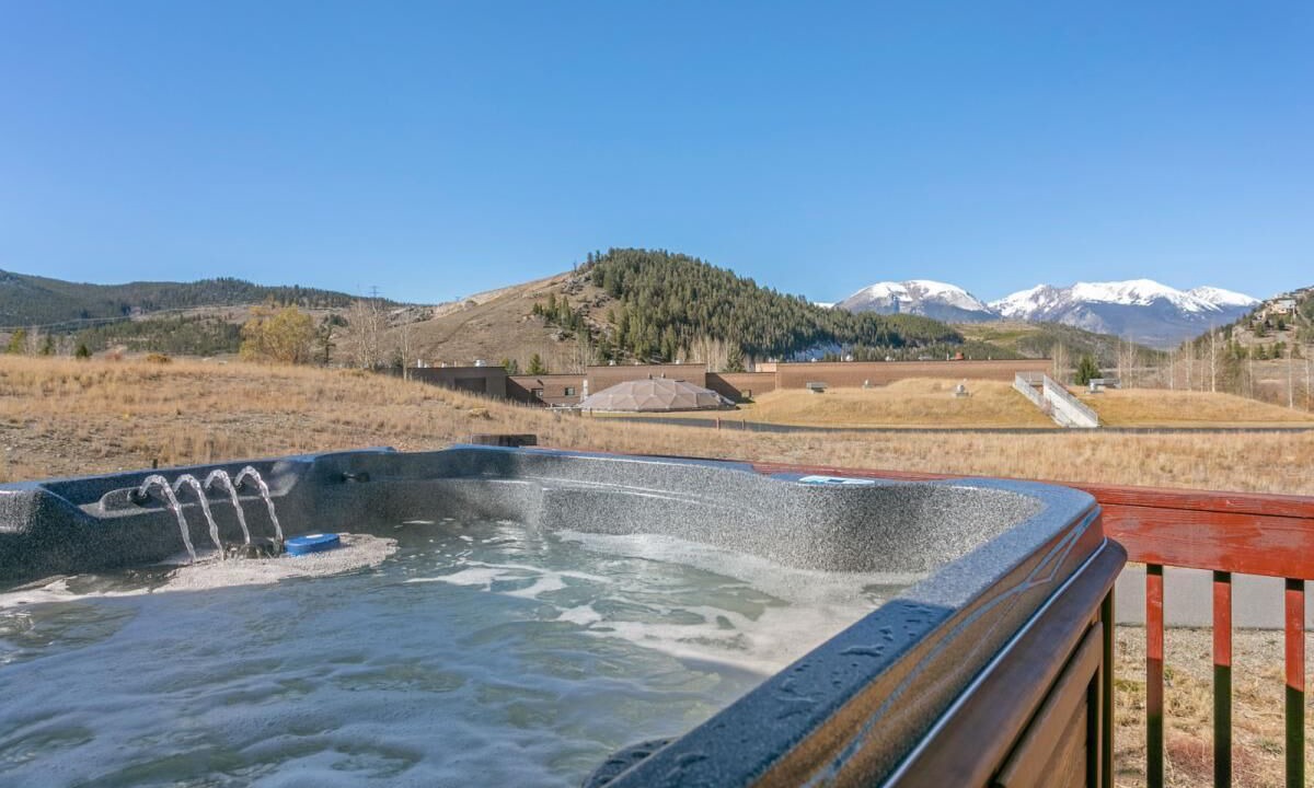 Photo of Outdoor in Summit Cove
