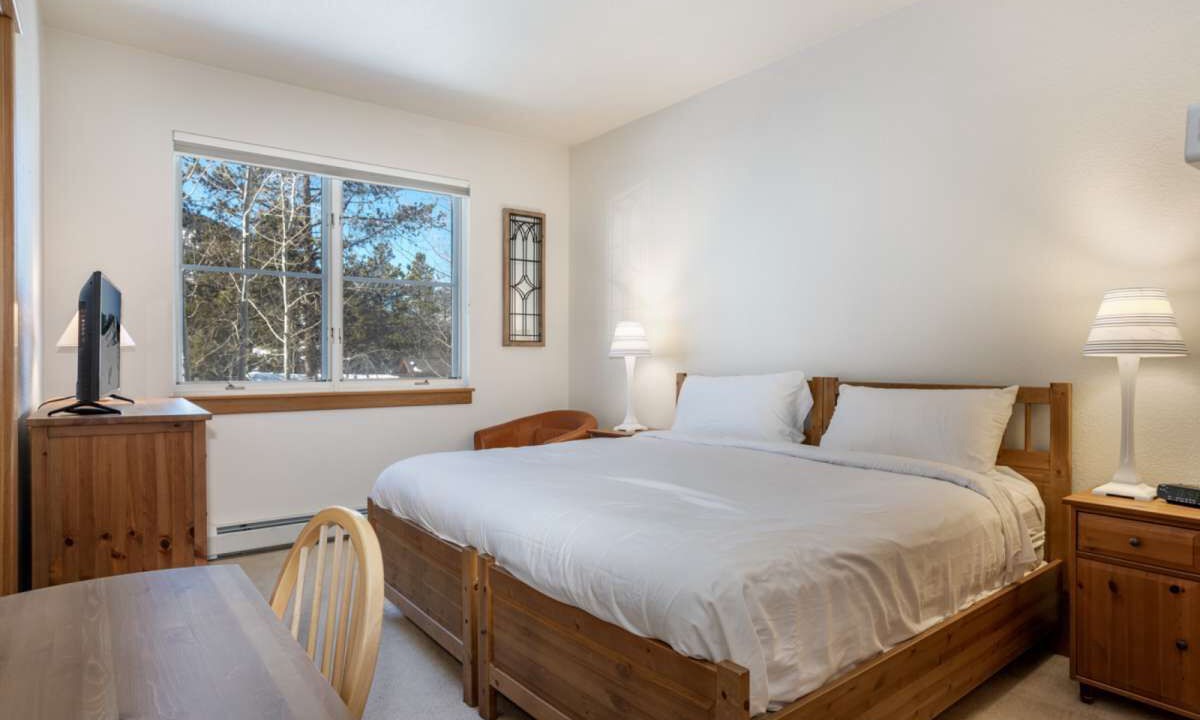 Photo of Bedroom in Lakeside Village