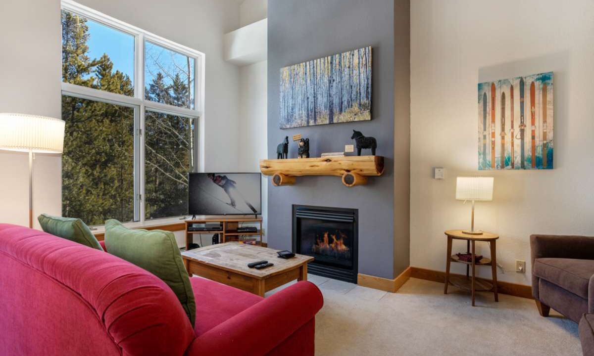 Photo of Livingroom in Lakeside Village
