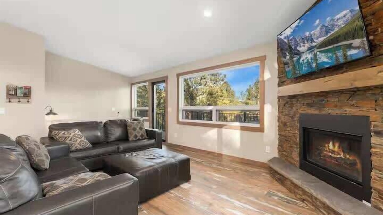 Photo of Livingroom in Pine