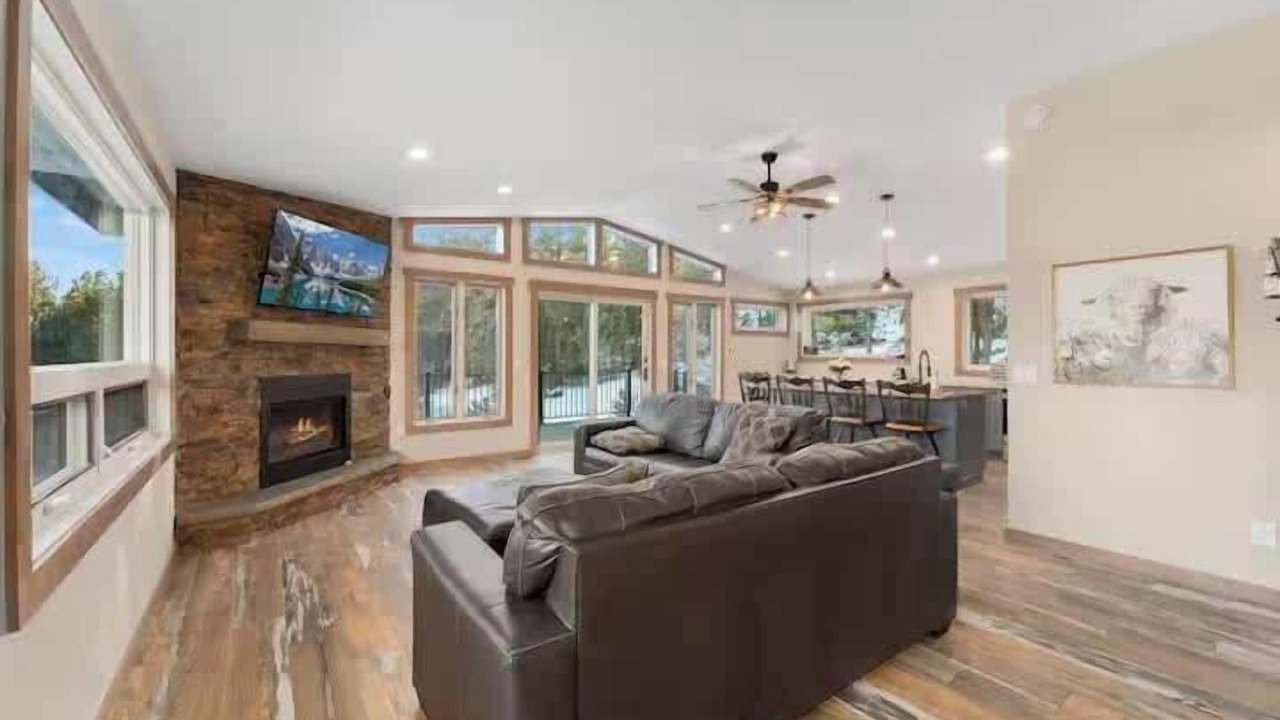 Photo of Livingroom in Pine