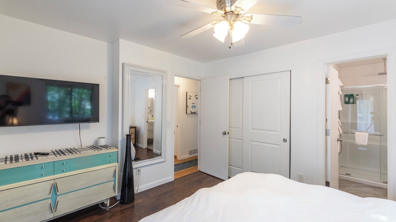 Photo of Bedroom in Washington Virginia Vale