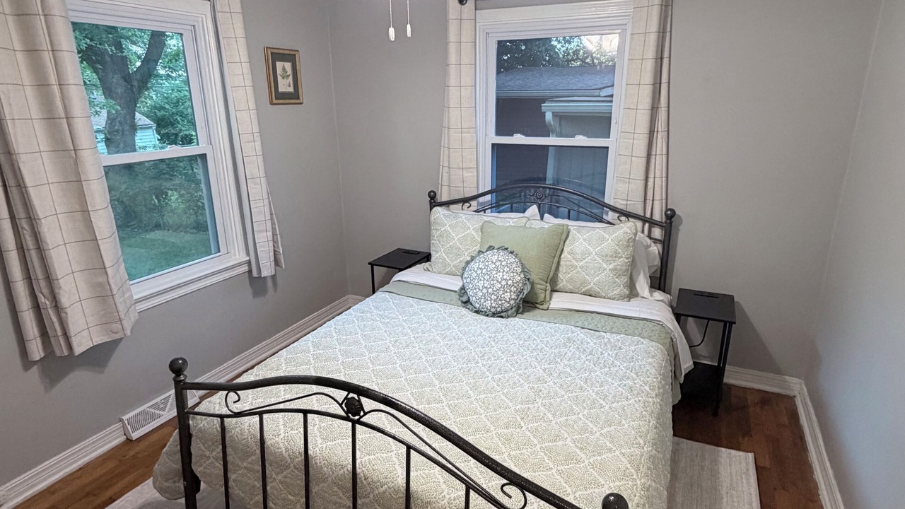 Photo of Bedroom in Lansing
