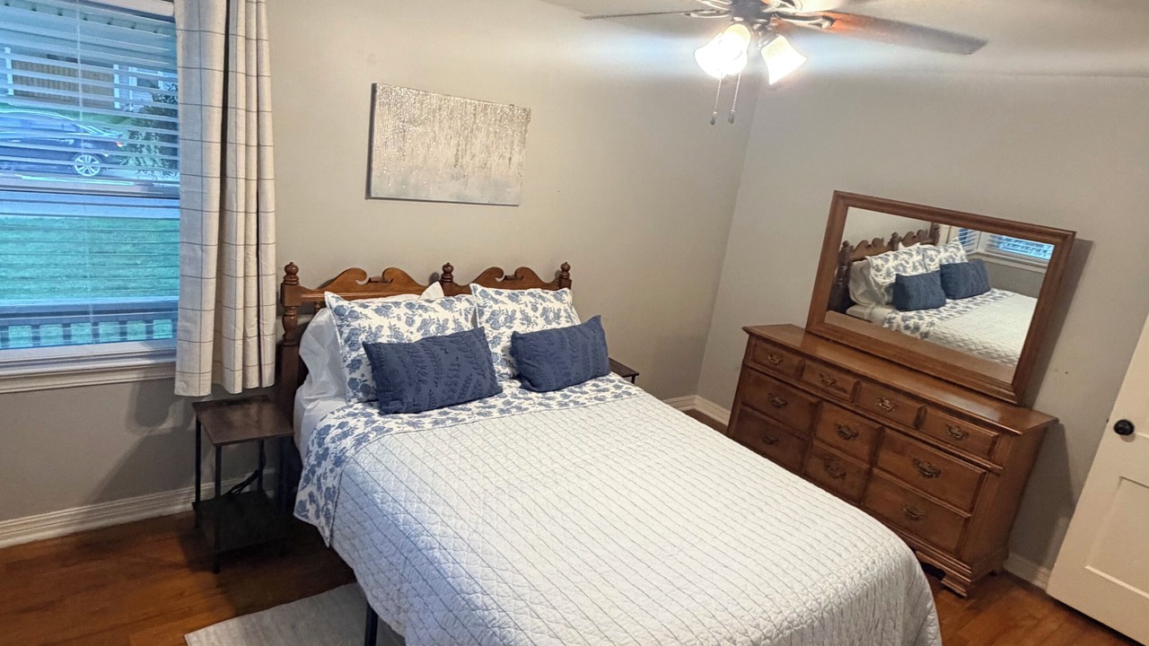 Photo of Bedroom in Lansing