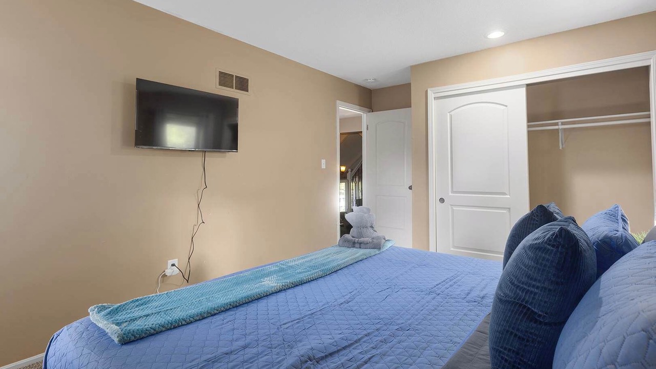 Photo of Bedroom in Lenexa