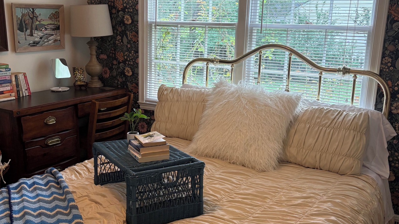Photo of Bedroom in Roeland Park