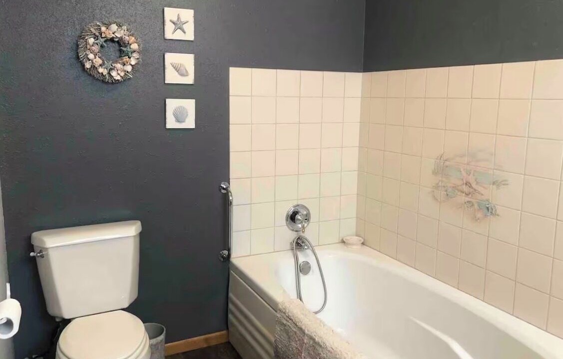 Photo of Bathroom in Elwood