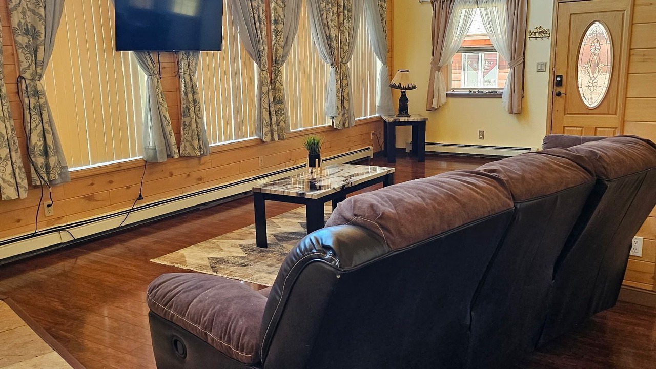 Photo of Livingroom in South Fork