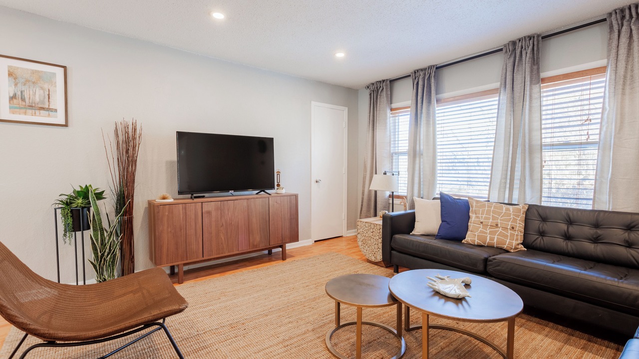 Photo of Livingroom in Rosedale