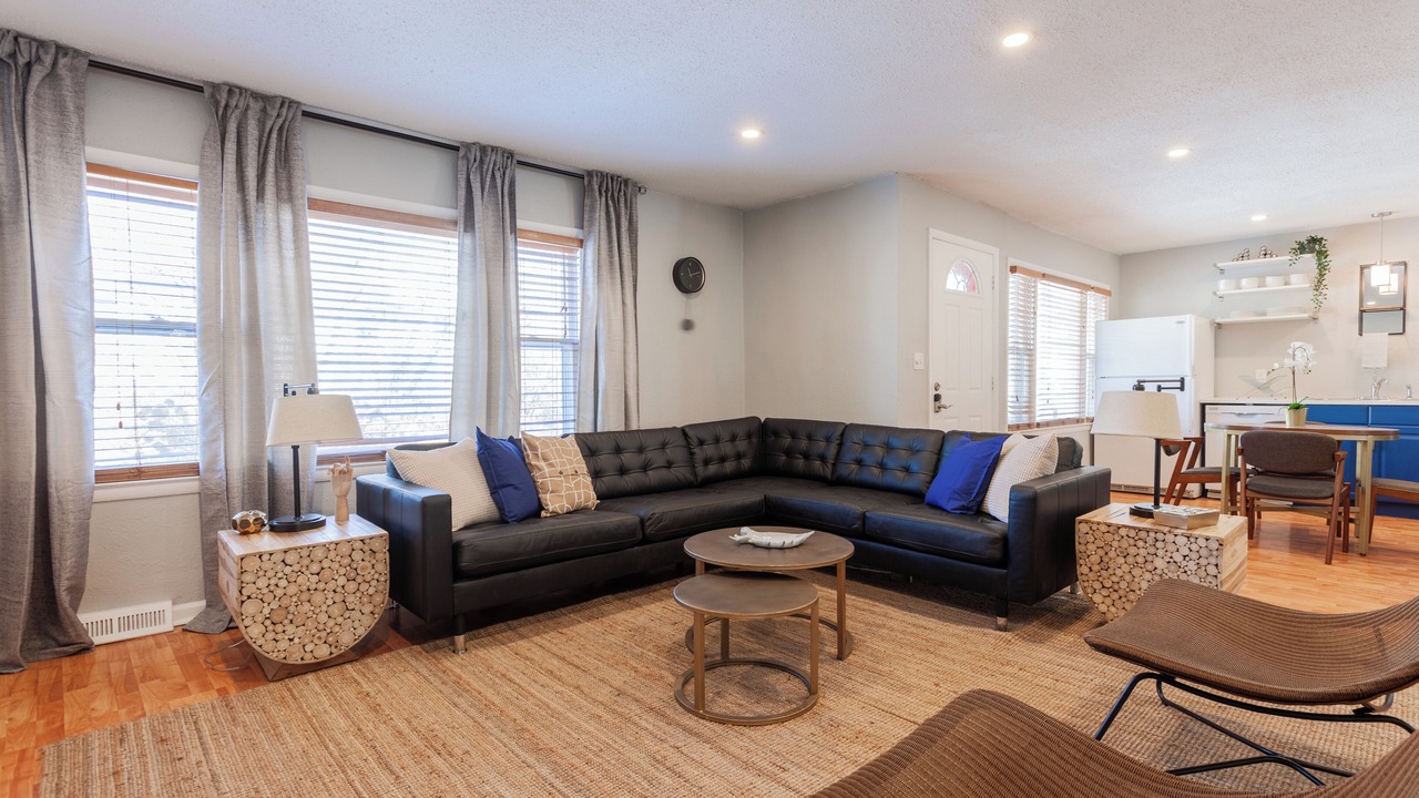 Photo of Livingroom in Rosedale