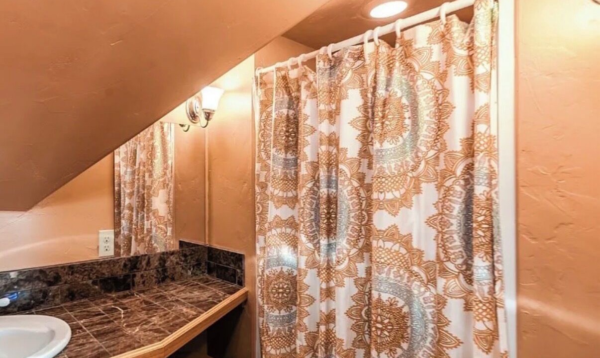 Photo of Bathroom in Indian Mountain