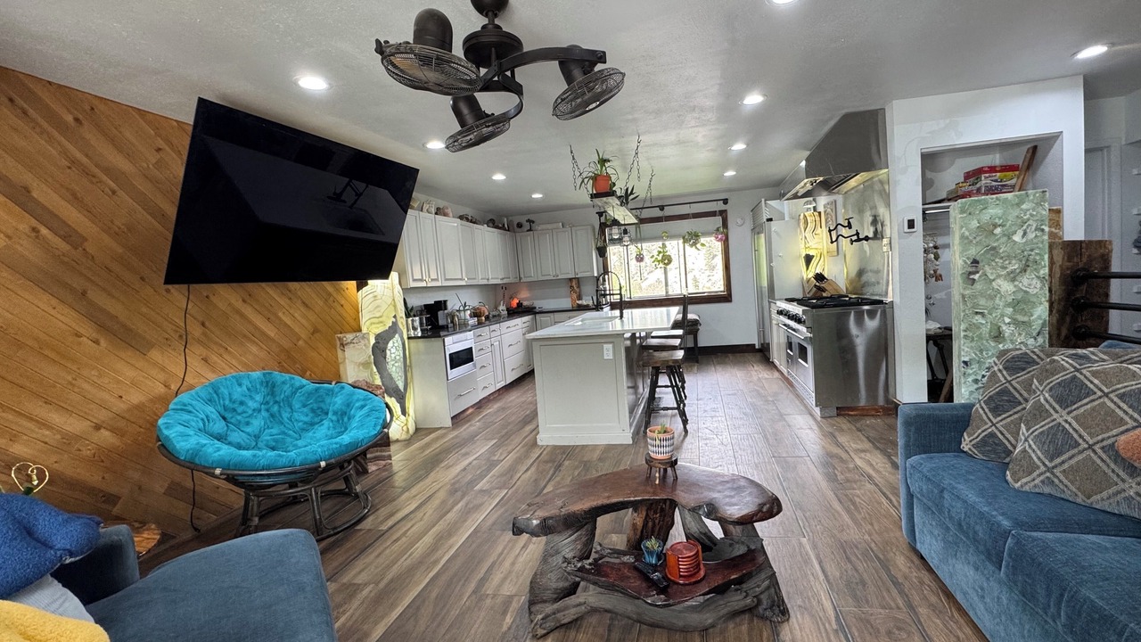 Photo of Livingroom in Kerr Gulch